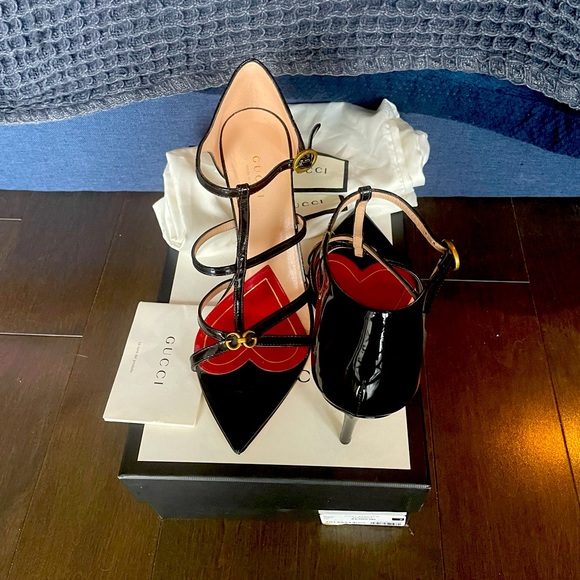 Eyecatcher!Gucci Jerry cage sandal 9/10 condition only signs of wear are on sole - Picture 2 of 3